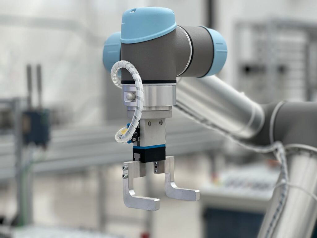 découvrez comment les robots industriels transforment le paysage des usines au quotidien, améliorant la productivité, la précision et la sécurité. explorez les avancées technologiques et leur impact sur les processus de fabrication.
